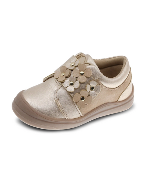 Zapato Casual Beppi con cincho y encaje decorativo con velcro suela antideslizante color oro para niña
