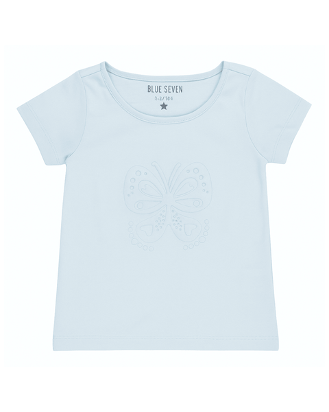Blusa Blue Seven manga corta celeste para niña con diseño de mariposa. Suave y fresca.