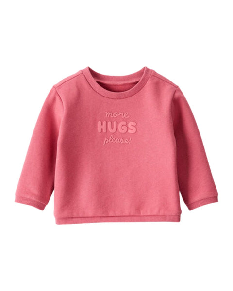 Suéter Carters de niña rosado con frase 'more HUGS please!' en relieve. Ideal para comodidad.