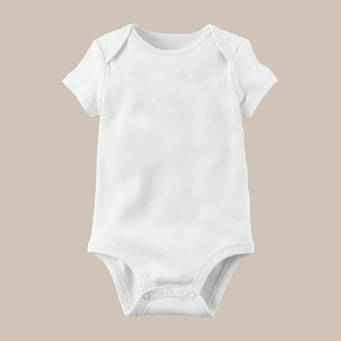 Body Carters blanco individual de manga corta para bebé, confeccionado en suave algodón.