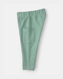 Pantalón de bebé Carter's en tono verde menta, cintura elástica y bolsillo trasero. Cómodo y suave.