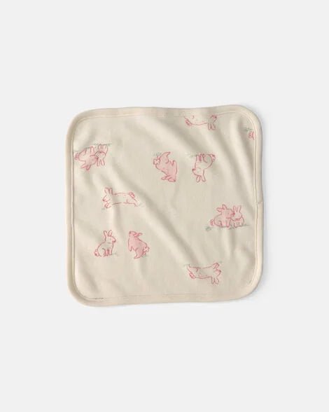 Pañito de bebé Carter's individual con estampado de conejitos rosados juguetones sobre un fondo