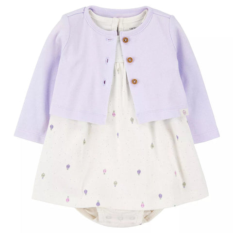 Conjunto Carters bebé niña: cardigan lila con botones y vestido con body de globos aerostáticos.