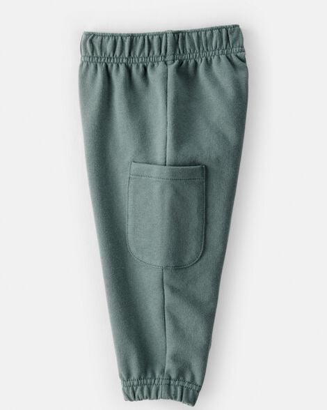 Parte trasera del jogger Carters color verde con bolsillo de parche para niño.