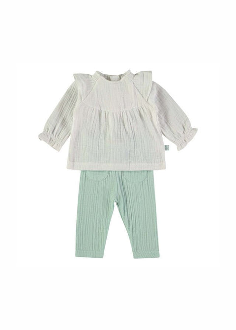 Conjunto de 2 piezas Babybol para bebé niña: blusa blanca con holanes y pantalón verde texturizado.