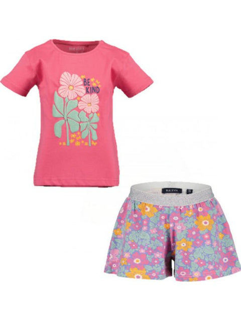 Conjunto Blue Seven de blusa rosa con estampado floral "Be Kind" y short estampado para niña.