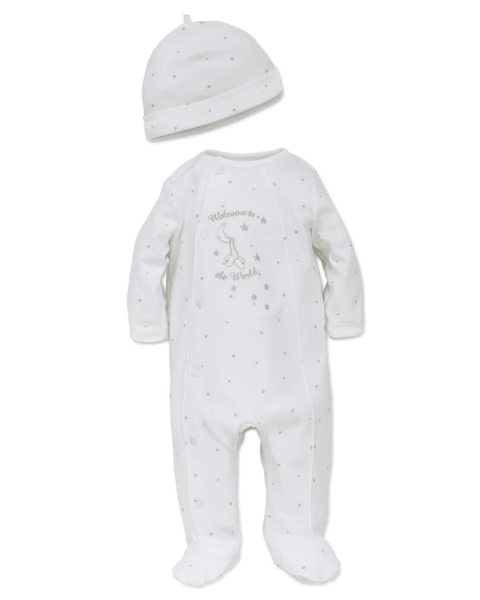 Pijama básica Little Me blanca para bebé recién nacido con gorro, estampado de estrellas y mensaje Welcome World.