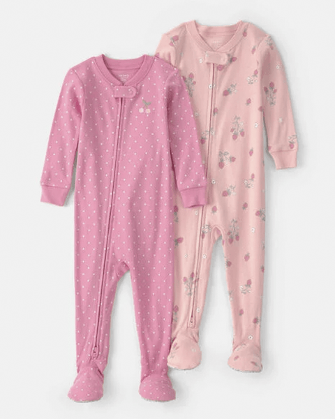 Set de 2 pijamas Carter's de algodón con pies para niña, diseños de fresas y lunares rosados.