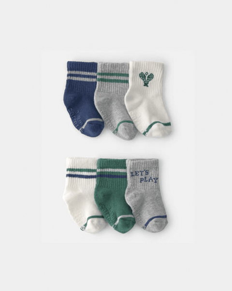 6 calcetines tobilleros Carter's para niño. Colores azul, gris, verde y blanco con rayas, raqueta de tenis y 'LET'S PLAY'.