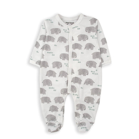 Pijama Baby Bol bebé con pies, estampado de elefantes grises, broches, algodón blanco.