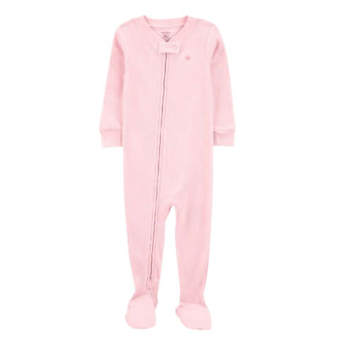 Pijama Carters rosada de algodón con pies para niña, con zipper frontal y pequeño corazón.