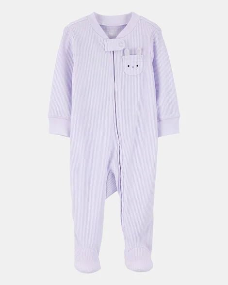 Pijama para bebé niña Carter's conejito lila con pies, zipper y tela acanalada.