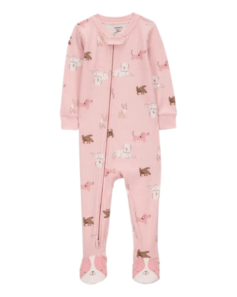 Pijama Carters rosada para niña con estampado de perros, pies cubiertos y zipper frontal.