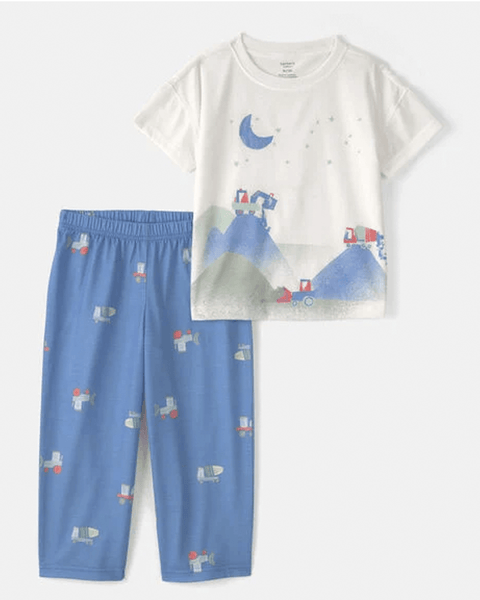 Pijama de niño Carter's de 2 piezas con diseño de camiones de construcción azules y blancos.