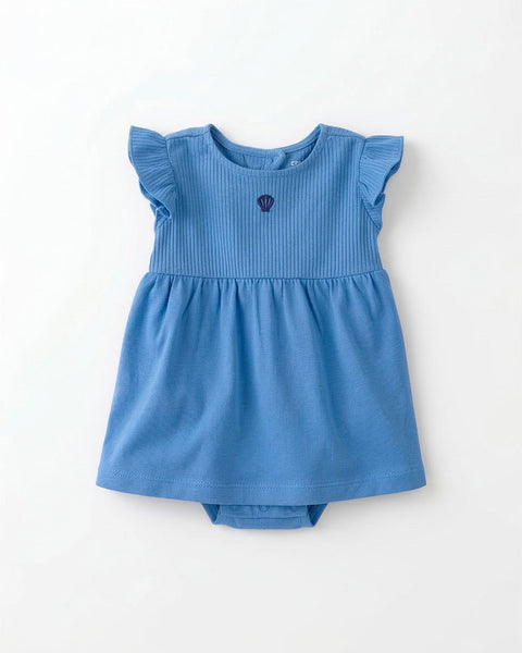 Vestido de bebé niña Carter's azul claro con volantes y bordado de concha, ideal para primavera y verano.