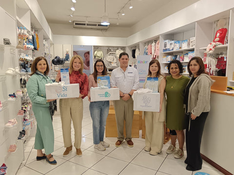 Kinder da "Vida Nueva" a ropita Pre-Abrazada - Kinder Guatemala