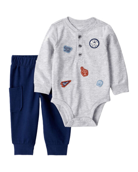 Conjunto Carters 2 pieza: body manga larga con diseño y pantalón con bolsas a los lados multicolor para niño