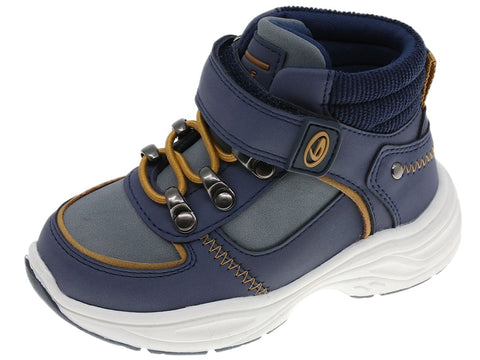 Bota Beppi en piel sintética, con cuello en textil,  con velcro y elástico para calzar y ajustar fácilmente suela de goma y antideslizante.