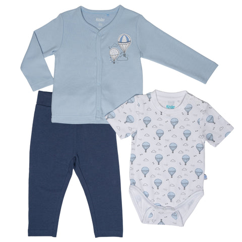 Conjunto 3 piezas Kinder: Body blanca con diseño de globos aerostáticos, pants azul, sueter azul con botones snap estampado de globo para niño.