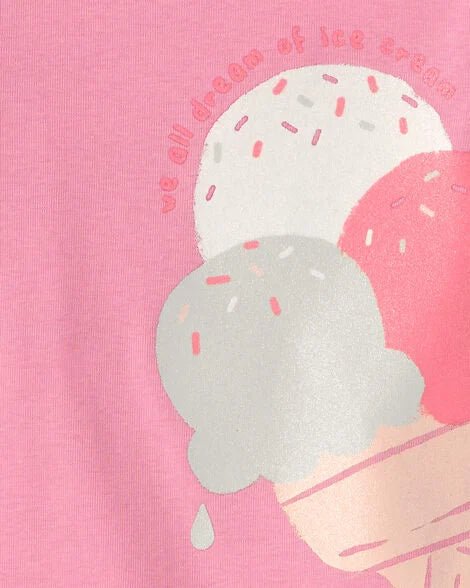 Detalle de pijama de niña Carter's rosa con diseño de helados y la frase 'we all dream of ice cream'.