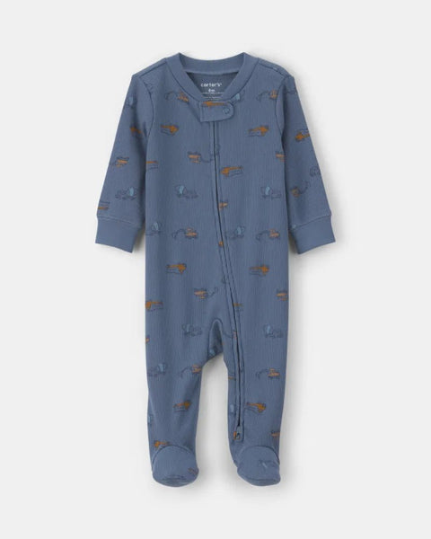Mameluco de bebé Carter's azul acanalado con estampado de vehículos de construcción y cierre.