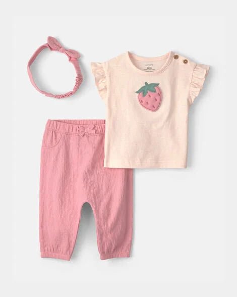 Conjunto de bebé Carter's de 3 piezas color rosa claro con camiseta de fresa, pantalón y diadema.