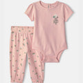 Conjunto de body rosa "Little Sister" y pantalón floral rosado Carter's para bebé niña.
