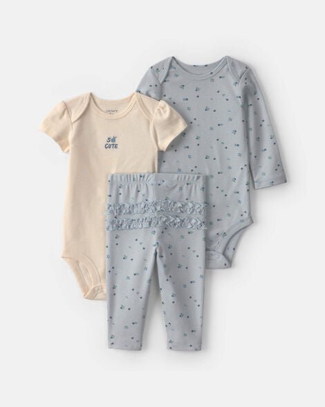 Conjunto de ropa para bebé Carter's con bodys azul y crema, y pantalón con ruffles de arándanos.