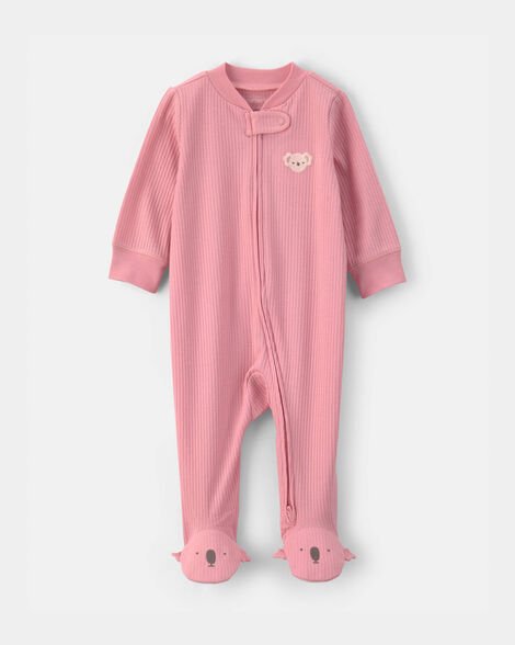 Pijama enteriza acanalada rosa para bebé Carter's con diseño de koala y cierre frontal.