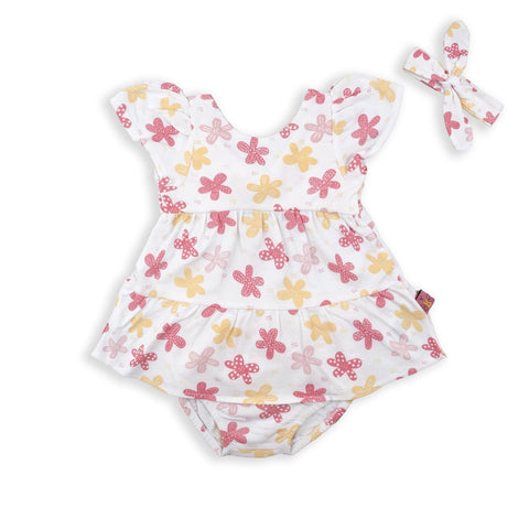 Conjunto Baby Bol 3 piezas: Vestido manga mariposa floreado, con calzoncito y accesorio para el cabello de color blanco para niña - Kinder Guatemala - 