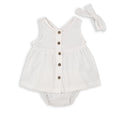 Conjunto Baby Bol 3 piezas: Vestido sin mangas con botones al frente, con calzoncito y accesorio para el cabello de algodón color blanco para niña - Kinder Guatemala - 