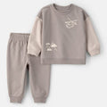 Conjunto Carters 2 piezas: sudadero y jogger con diseño color cafe para niño - Kinder Guatemala - 