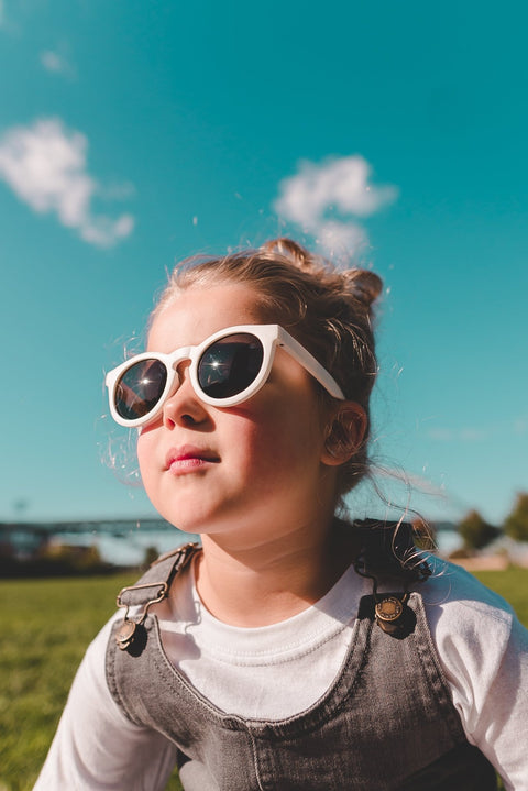 Gafas de sol Real Shades Chill color blanco con lente Ahumados unisex 4+ - Kinder Guatemala - lentes de sol