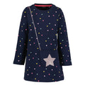 Vestido Blue Seven azul con manga larga, bolsillo parchado con lentejuelas para niña. - Kinder Guatemala - 